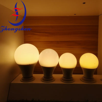 Buen precio Iluminación de aves de corral LED Bulbo de la granja de pollos resistente al agua Clasificación IP69 en línea